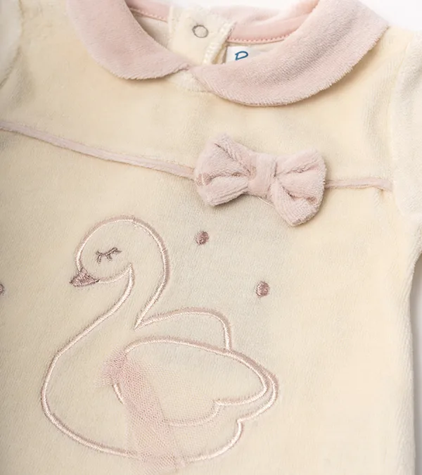 Conjunto de Plush Cisne  con Aplicación de Moño foto 3